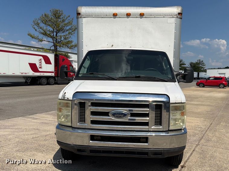 image for item FN2049 2011 Ford E350 box truck
