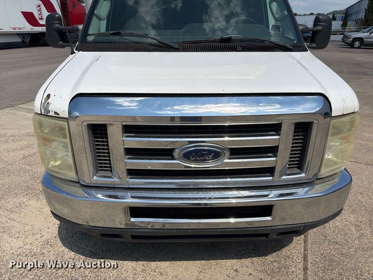 image for item FN2049 2011 Ford E350 box truck