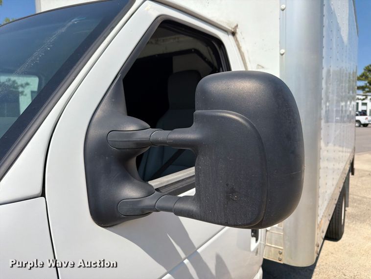 image for item FN2049 2011 Ford E350 box truck