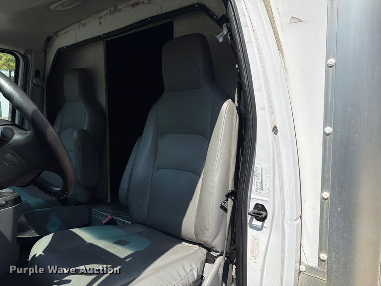 image for item FN2049 2011 Ford E350 box truck