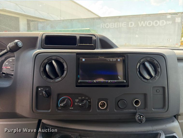 image for item FN2049 2011 Ford E350 box truck