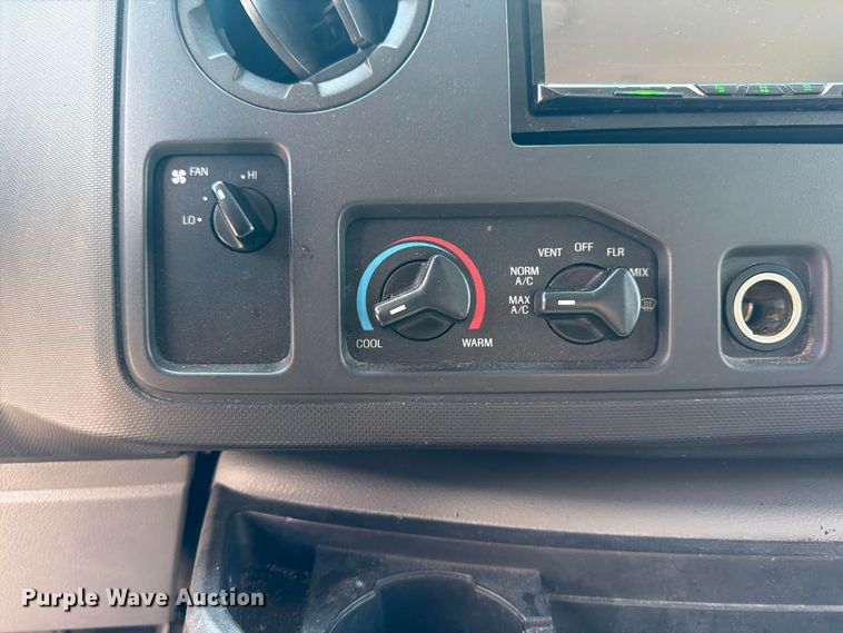 image for item FN2049 2011 Ford E350 box truck
