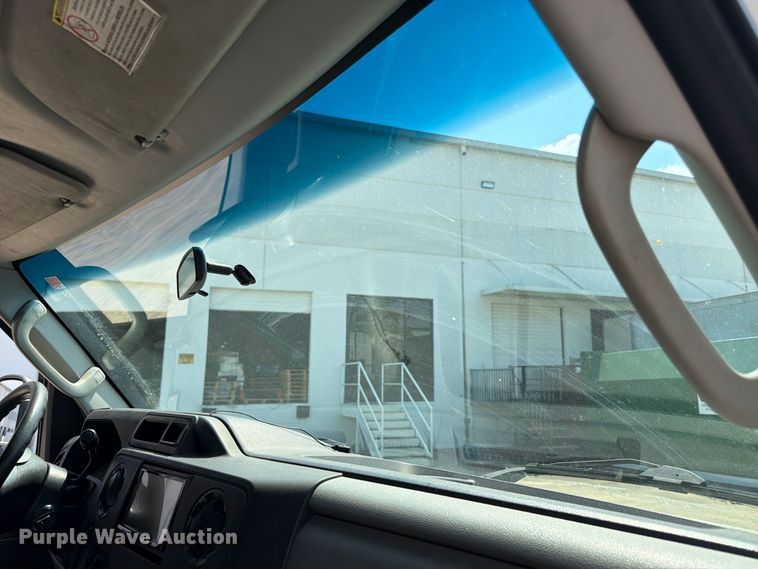 image for item FN2049 2011 Ford E350 box truck