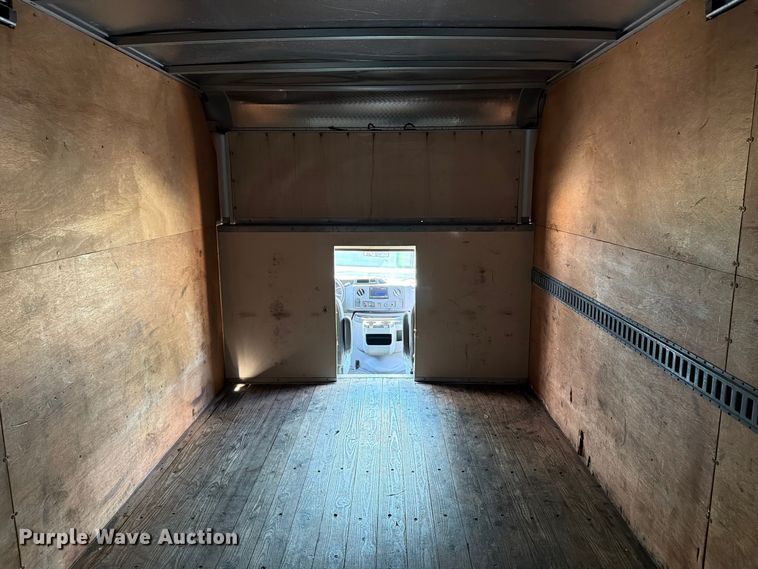 image for item FN2049 2011 Ford E350 box truck