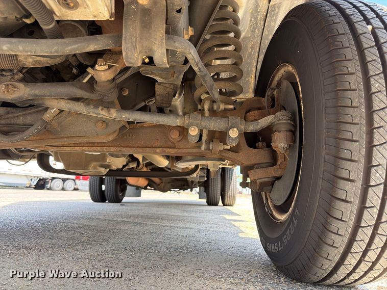 image for item FN2049 2011 Ford E350 box truck