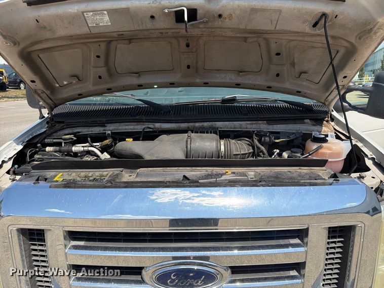 image for item FN2049 2011 Ford E350 box truck