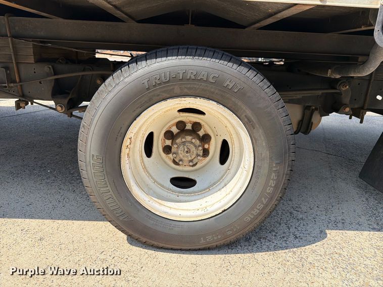 image for item FN2049 2011 Ford E350 box truck