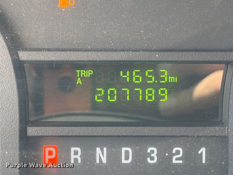 image for item FN2049 2011 Ford E350 box truck