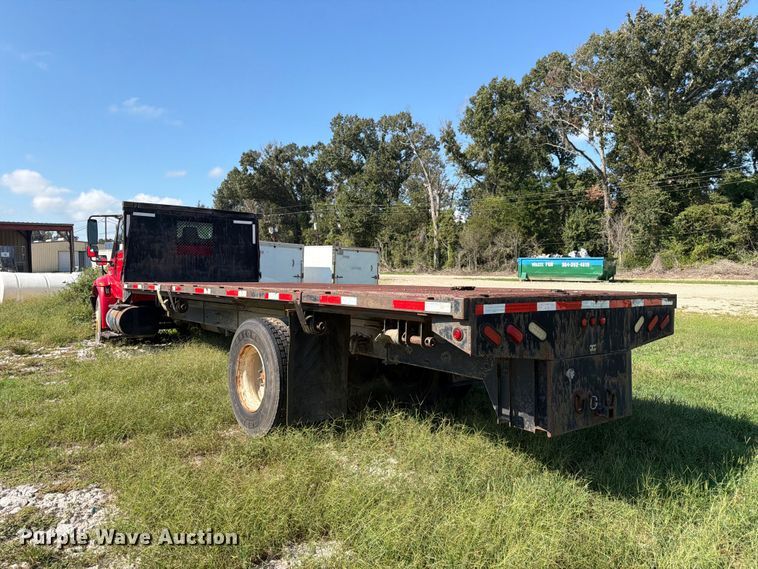 image for item FN2051 2004 International 4300 flatbed truck