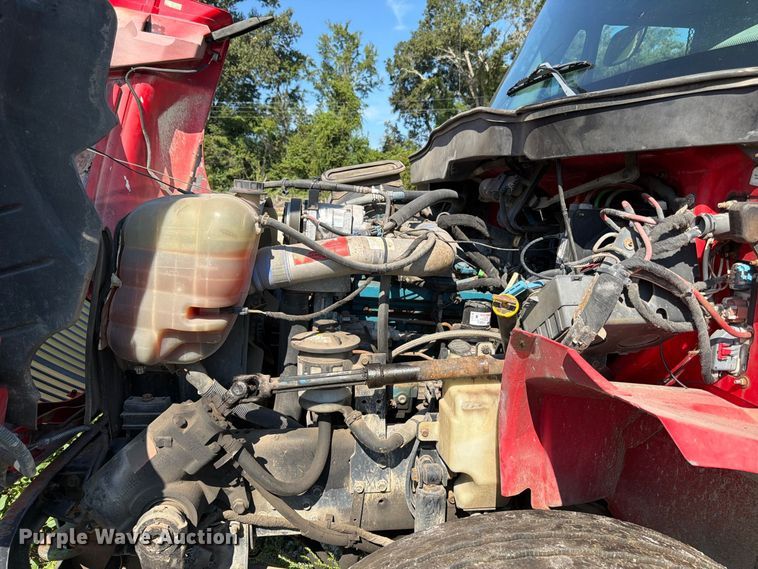 image for item FN2051 2004 International 4300 flatbed truck
