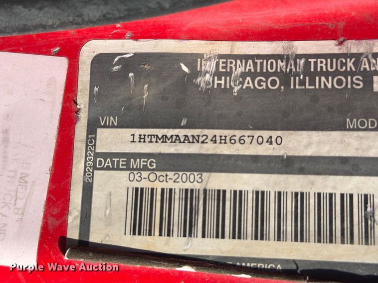 image for item FN2051 2004 International 4300 flatbed truck