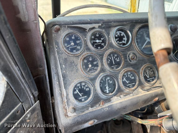 image for item FN2557 1973 Kenworth semi truck