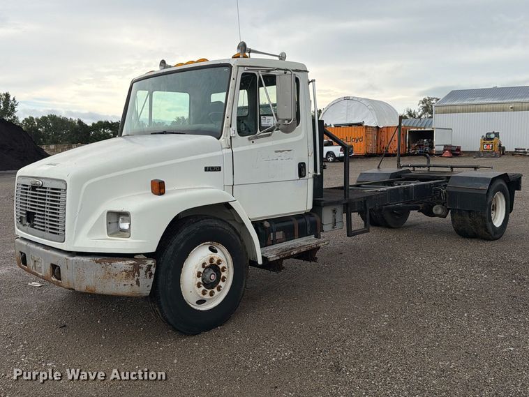 image for item FP3080 1998 Freightliner FL70 truck cab and chassis