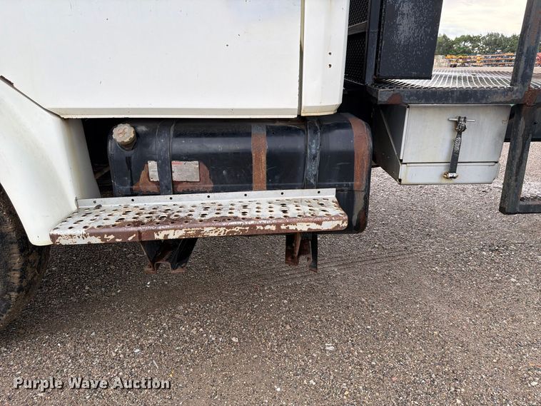 image for item FP3080 1998 Freightliner FL70 truck cab and chassis