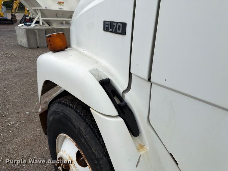 image for item FP3080 1998 Freightliner FL70 truck cab and chassis