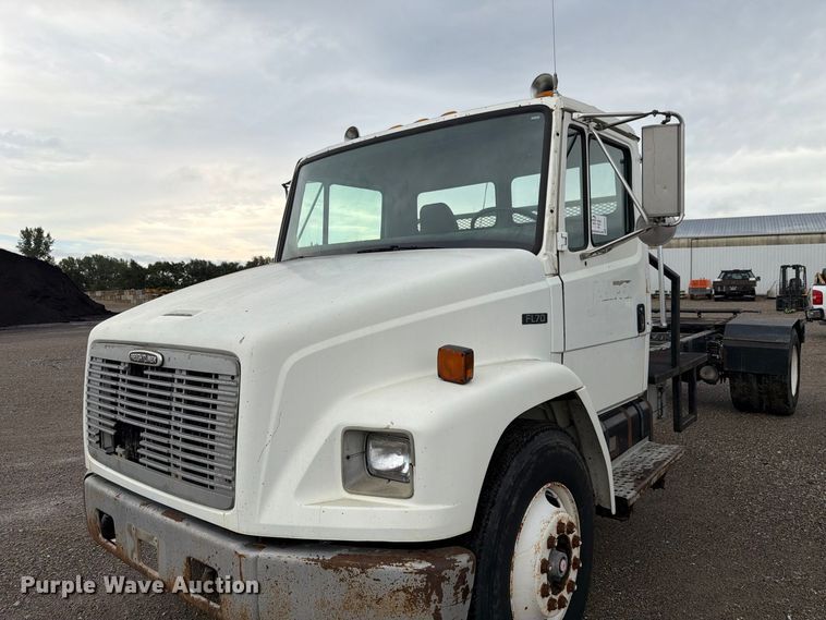 image for item FP3080 1998 Freightliner FL70 truck cab and chassis