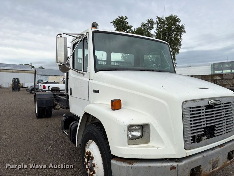 image for item FP3080 1998 Freightliner FL70 truck cab and chassis