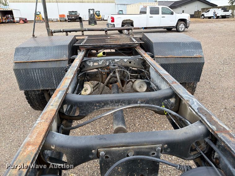 image for item FP3080 1998 Freightliner FL70 truck cab and chassis