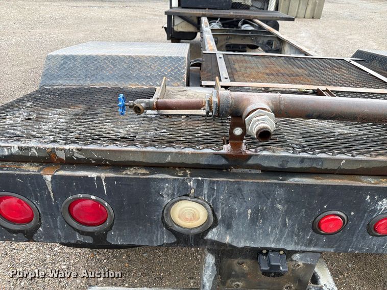 image for item FP3080 1998 Freightliner FL70 truck cab and chassis
