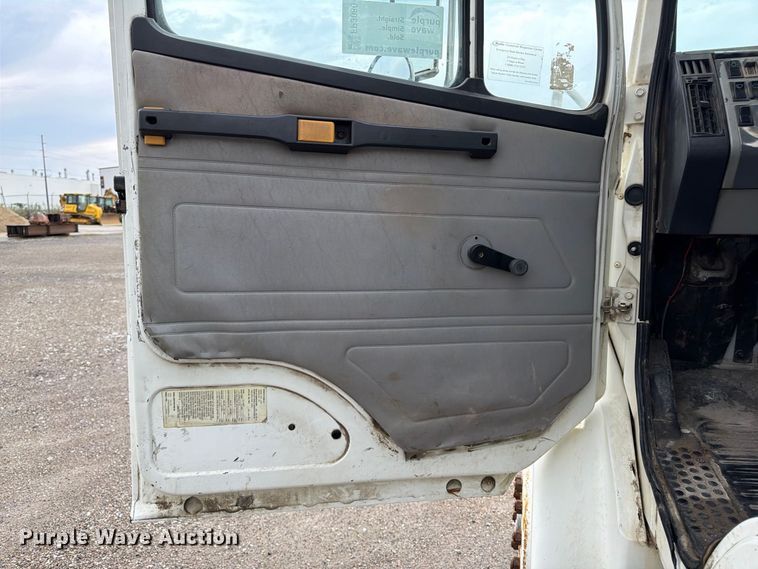 image for item FP3080 1998 Freightliner FL70 truck cab and chassis