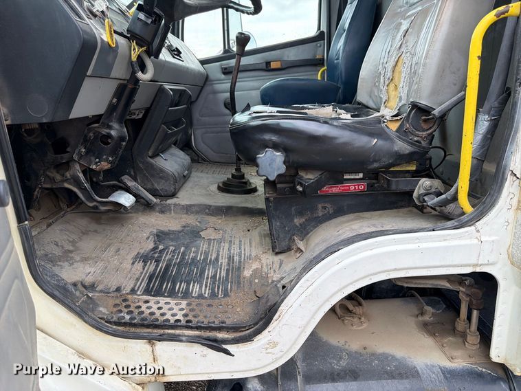 image for item FP3080 1998 Freightliner FL70 truck cab and chassis