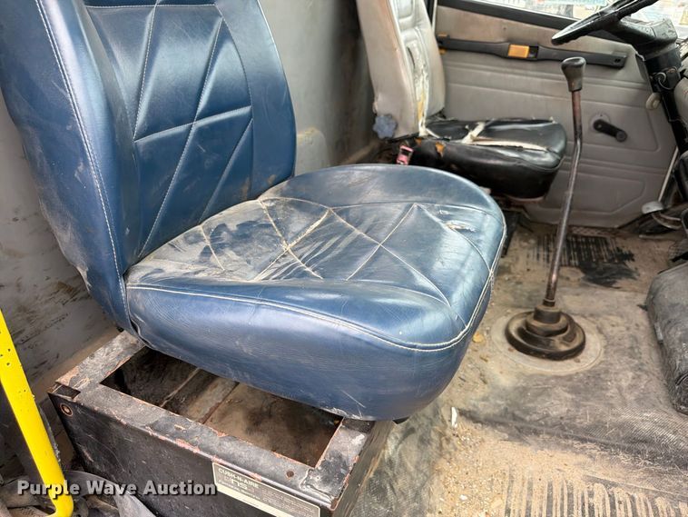 image for item FP3080 1998 Freightliner FL70 truck cab and chassis