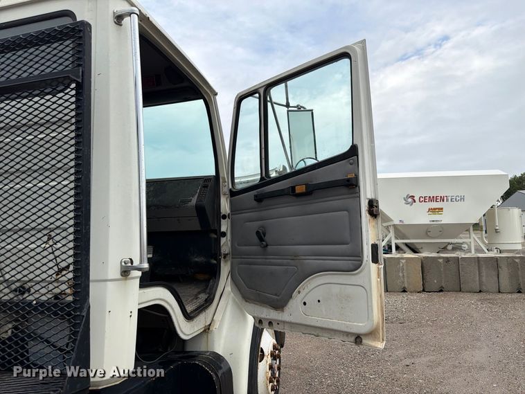 image for item FP3080 1998 Freightliner FL70 truck cab and chassis