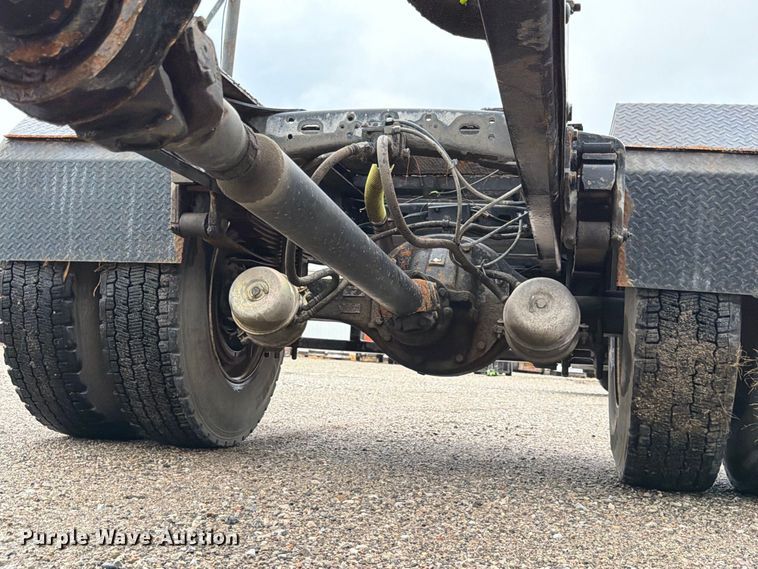 image for item FP3080 1998 Freightliner FL70 truck cab and chassis