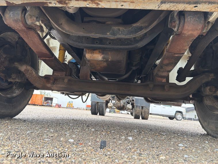 image for item FP3080 1998 Freightliner FL70 truck cab and chassis