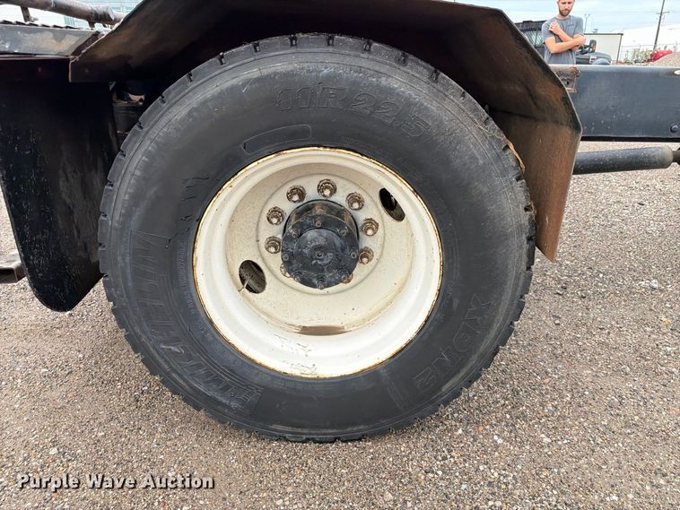 image for item FP3080 1998 Freightliner FL70 truck cab and chassis