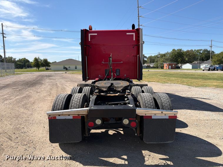 image for item FP3095 2016 Peterbilt 579 semi truck