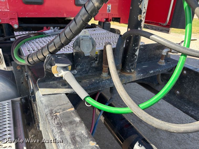 image for item FP3095 2016 Peterbilt 579 semi truck