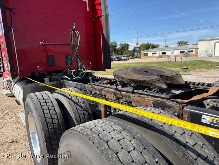image for item FP3095 2016 Peterbilt 579 semi truck
