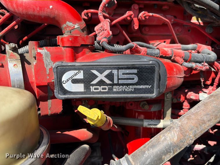 image for item FP3095 2016 Peterbilt 579 semi truck
