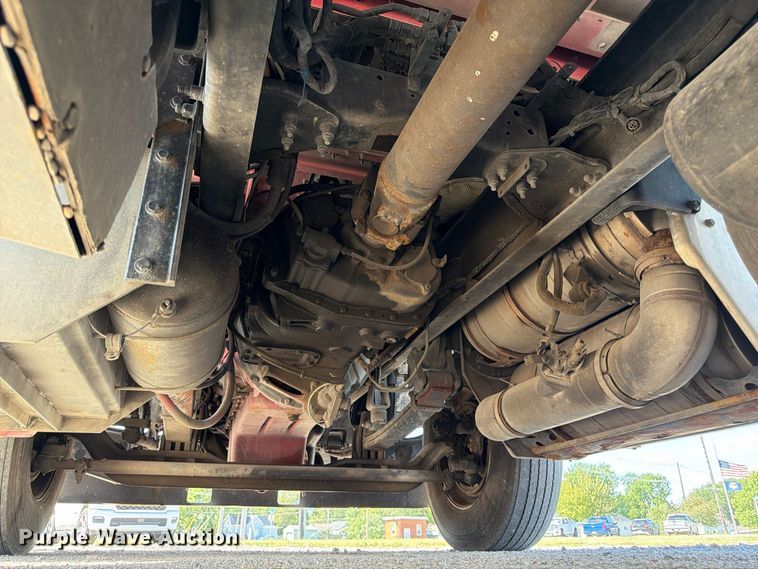 image for item FP3095 2016 Peterbilt 579 semi truck