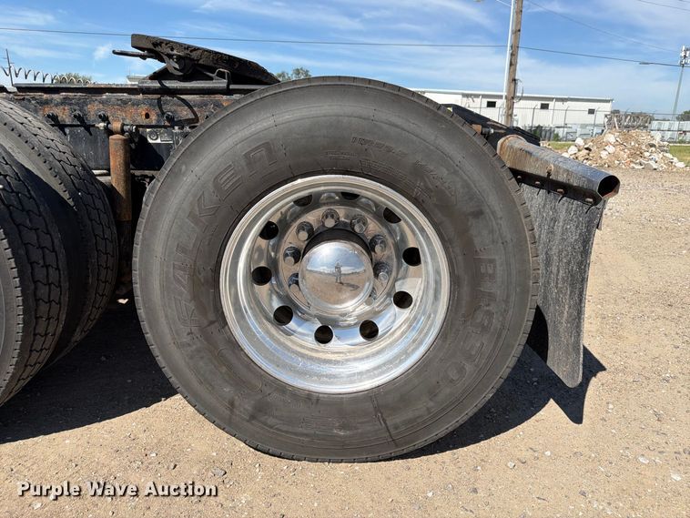 image for item FP3095 2016 Peterbilt 579 semi truck