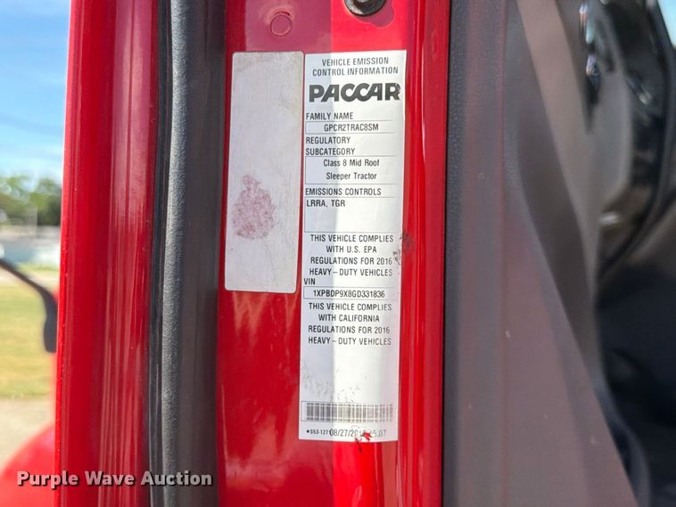 image for item FP3095 2016 Peterbilt 579 semi truck