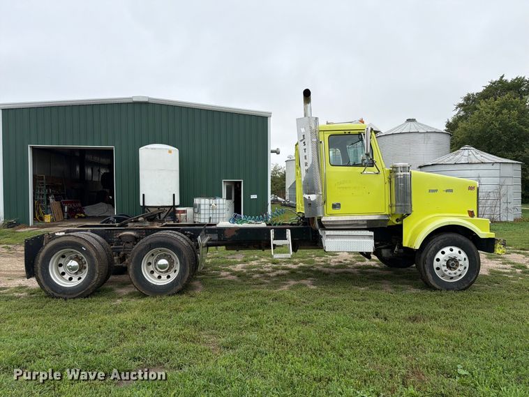 image for item FP3103 2005 Western Star 4900FA semi truck