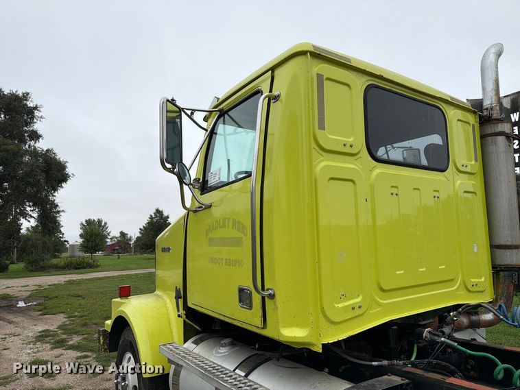 image for item FP3103 2005 Western Star 4900FA semi truck