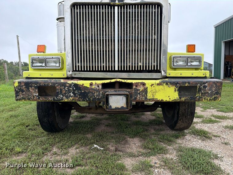 image for item FP3103 2005 Western Star 4900FA semi truck