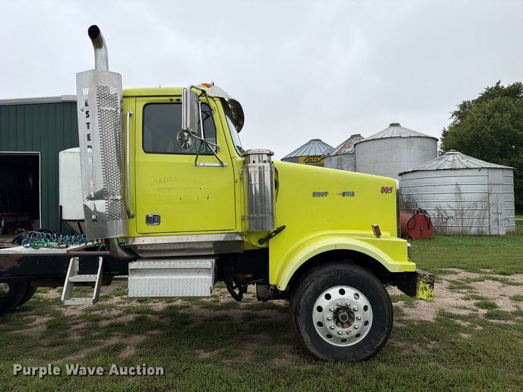 image for item FP3103 2005 Western Star 4900FA semi truck
