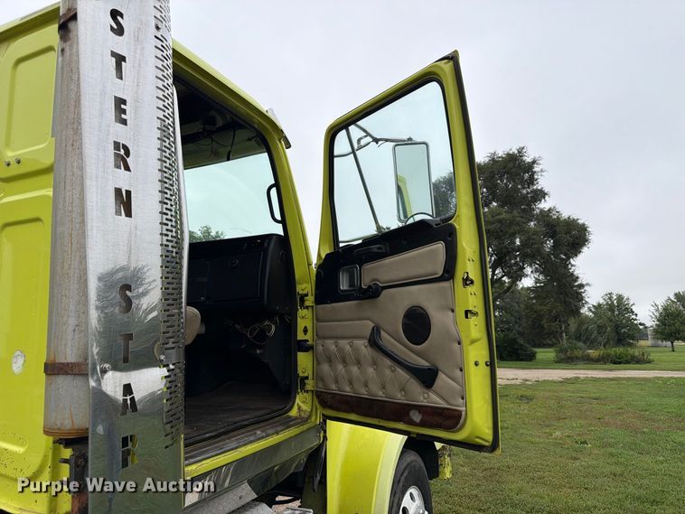 image for item FP3103 2005 Western Star 4900FA semi truck