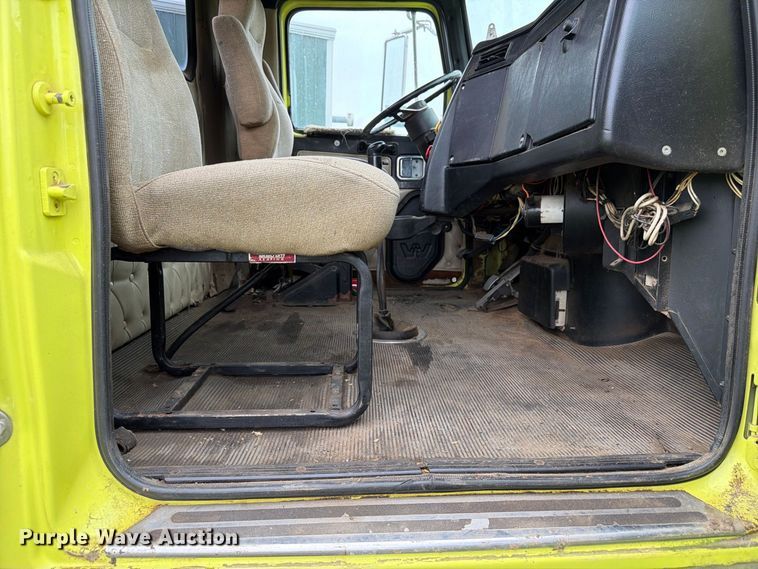 image for item FP3103 2005 Western Star 4900FA semi truck