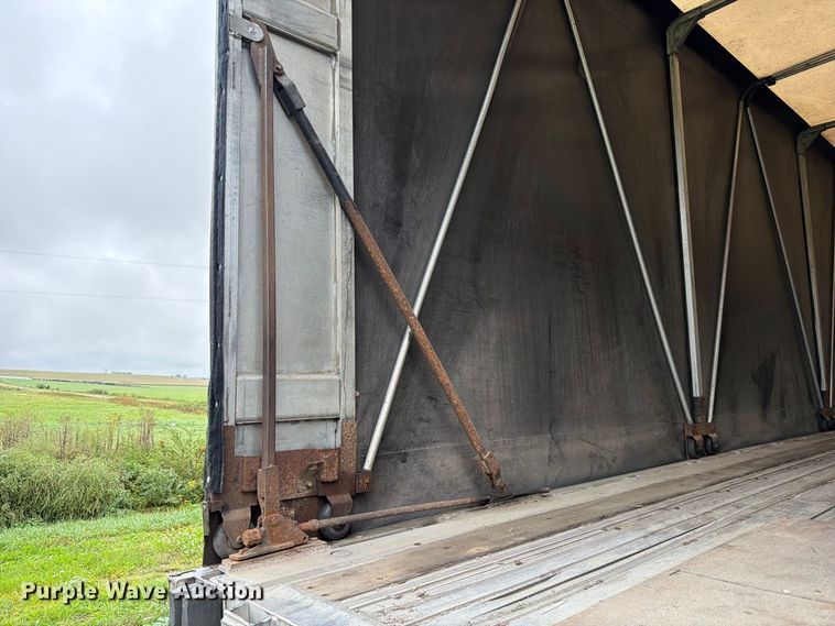 image for item FP3107 2008 Wilson ACF-365 side curtain trailer