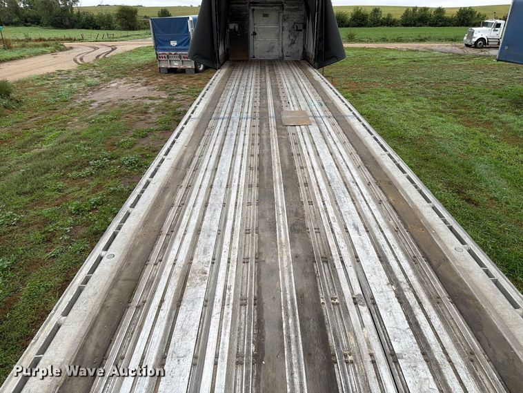 image for item FP3107 2008 Wilson ACF-365 side curtain trailer