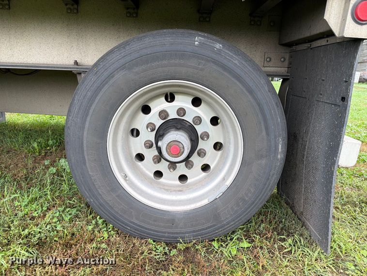 image for item FP3107 2008 Wilson ACF-365 side curtain trailer