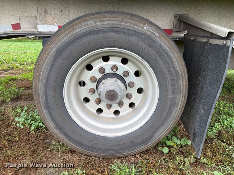 image for item FP3107 2008 Wilson ACF-365 side curtain trailer