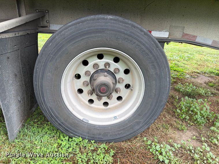 image for item FP3107 2008 Wilson ACF-365 side curtain trailer