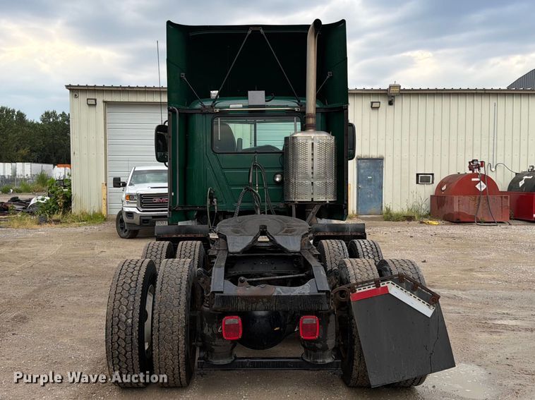 image for item FP4056 2016 Mack CXU semi truck