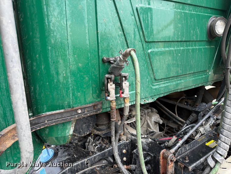 image for item FP4056 2016 Mack CXU semi truck